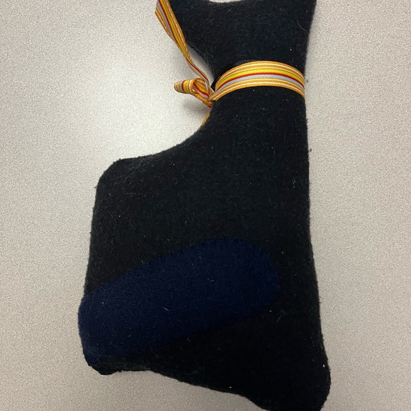 One handmade needle Felted Black Cat - Picture 10 of 11